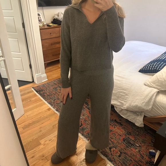 Women's Gray Knit Set - Picture 2 of 6